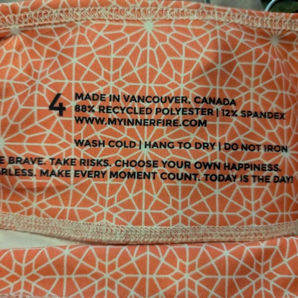 Pink Geometric Patterned Leggings - Picture 3 of 3